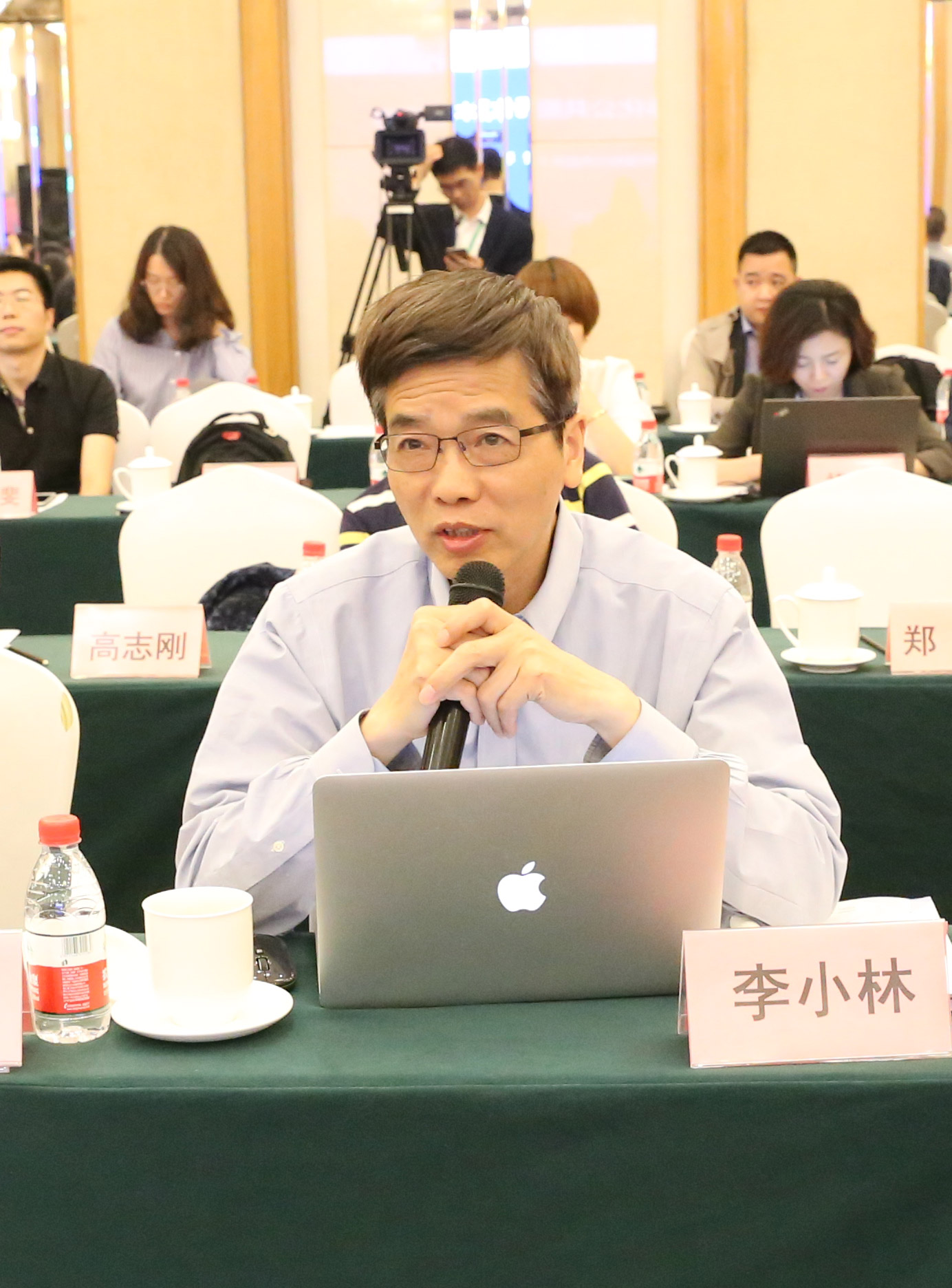 “互聯(lián)網(wǎng)+”招標采購與公共服務發(fā)展創(chuàng)新研討會在京召開